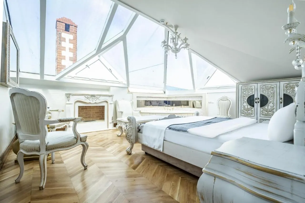 Exquisite Studio In Historic Mansion In Beylerbeyi İstanbul